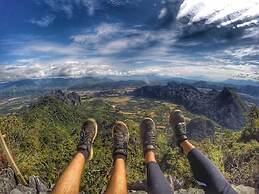 Faraway Suites - Hostel