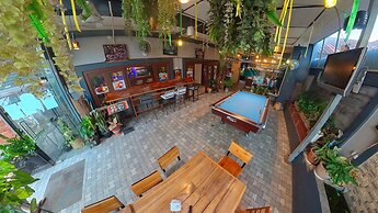Faraway Suites - Hostel