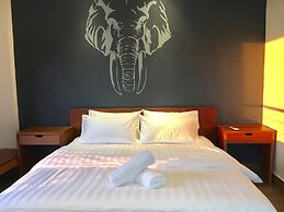 Faraway Suites - Hostel