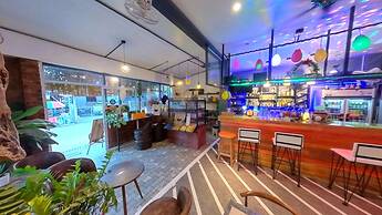 Faraway Suites - Hostel