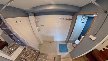 Faraway Suites - Hostel