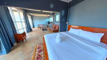 Faraway Suites - Hostel