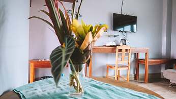 Faraway Suites - Hostel