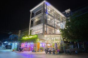 Faraway Suites - Hostel
