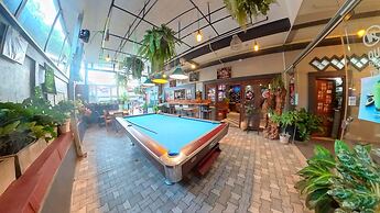 Faraway Suites - Hostel