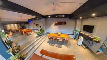 Faraway Suites - Hostel