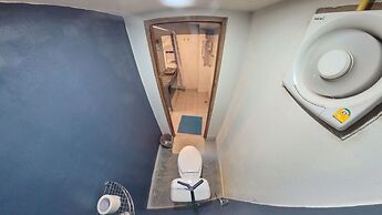 Faraway Suites - Hostel
