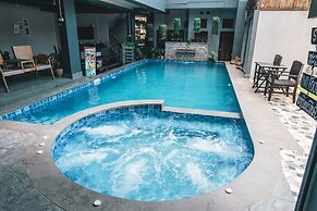 Faraway Suites - Hostel