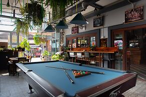 Faraway Suites - Hostel