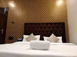 JK Rooms 126 Parashar Legacy - Station