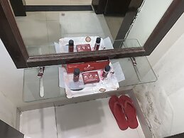 JK Rooms 126 Parashar Legacy - Station