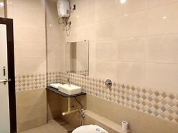 JK Rooms 126 Parashar Legacy - Station