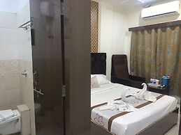 JK Rooms 126 Parashar Legacy - Station