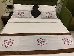 JK Rooms 126 Parashar Legacy - Station