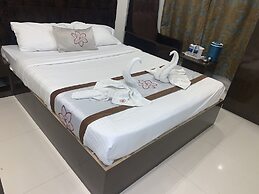 JK Rooms 126 Parashar Legacy - Station