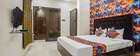 JK Rooms 126 Parashar Legacy - Station