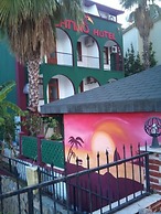 El Latino Otel
