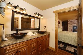Above It All - Four Bedroom Cabin
