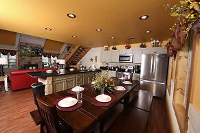 Above It All - Four Bedroom Cabin