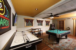 Above It All - Four Bedroom Cabin