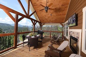 Above It All - Four Bedroom Cabin