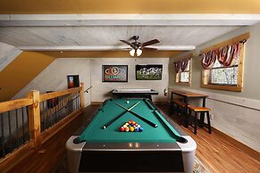Above It All - Four Bedroom Cabin