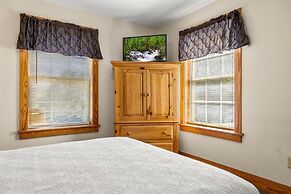 Poplar Point Condo Unit 12F - Three Bedroom Condo