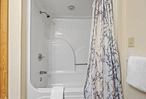 Poplar Point Condo Unit 12F - Three Bedroom Condo