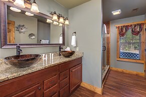 Aqua Paradise - Six Bedroom Chalet