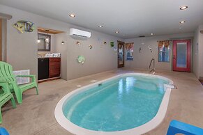 Aqua Paradise - Six Bedroom Chalet