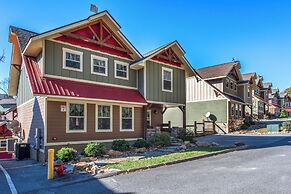 Aqua Paradise - Six Bedroom Chalet