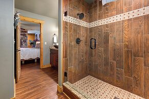 Aqua Paradise - Six Bedroom Chalet