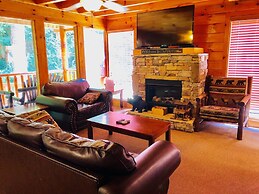 Creekside Dreams - One Bedroom Cabin