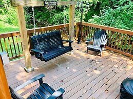 Creekside Dreams - One Bedroom Cabin