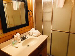 Creekside Dreams - One Bedroom Cabin