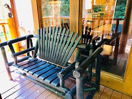 Creekside Dreams - One Bedroom Cabin