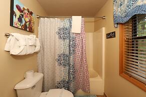 Divine Escape - Two Bedroom Chalet