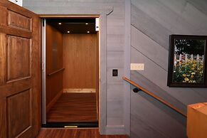 Firefly Nights - Five Bedroom Chalet