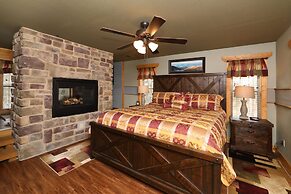 Firefly Nights - Five Bedroom Chalet