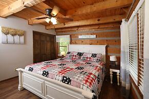 Bear Trails - Two Bedroom Cabin