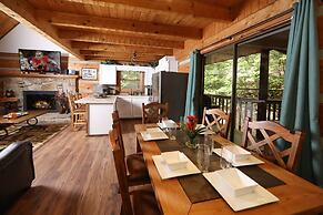 Bear Trails - Two Bedroom Cabin