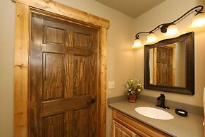 Misty Mountainside - Two Bedroom Chalet