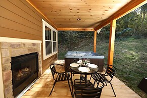 Misty Mountainside - Two Bedroom Chalet