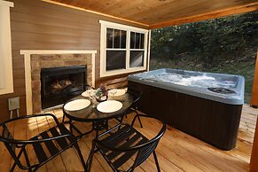Misty Mountainside - Two Bedroom Chalet