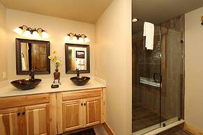 Misty Mountainside - Two Bedroom Chalet