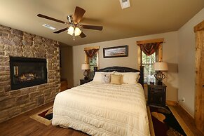 Misty Mountainside - Two Bedroom Chalet