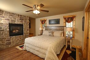 Misty Mountainside - Two Bedroom Chalet