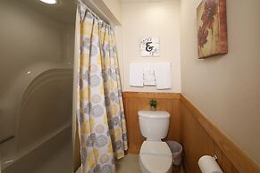 Oak Tree Lodge 3 - Fifteen Bedroom Chalet Lodge