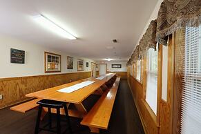 Oak Tree Lodge 3 - Fifteen Bedroom Chalet Lodge