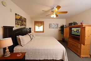 Oak Tree Lodge 3 - Fifteen Bedroom Chalet Lodge